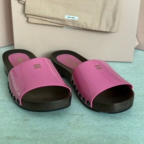 MIU MIU 5Z425E Fuschia Pink Patent Leather Wooden Clogs Sandals sz 36